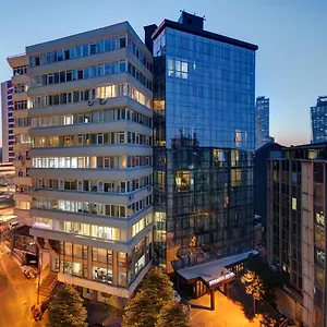4* Otel White Monarch